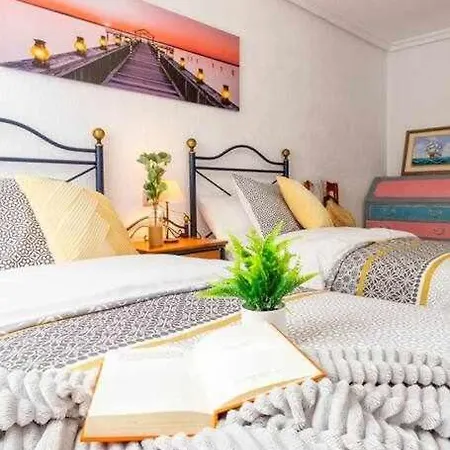 Penthouse Pink Seafront 아파트 라 마타